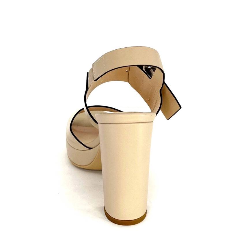 NeroGiardini 410360 Cuir Beige 410360 - D453 NAPPA - BEIGE Printemps Eté 2024