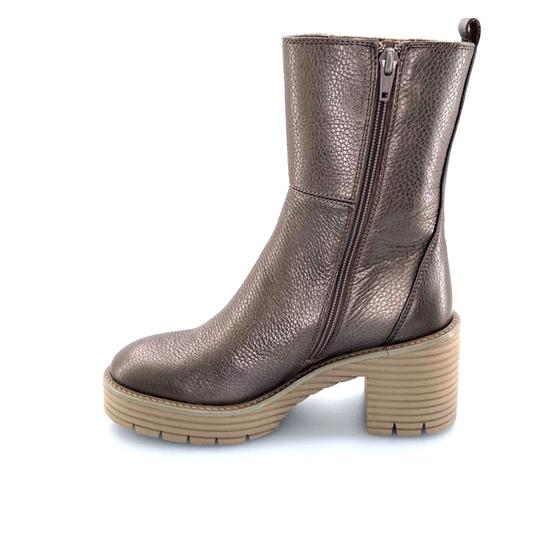 8.88.18/002 Ivoire Chaussures