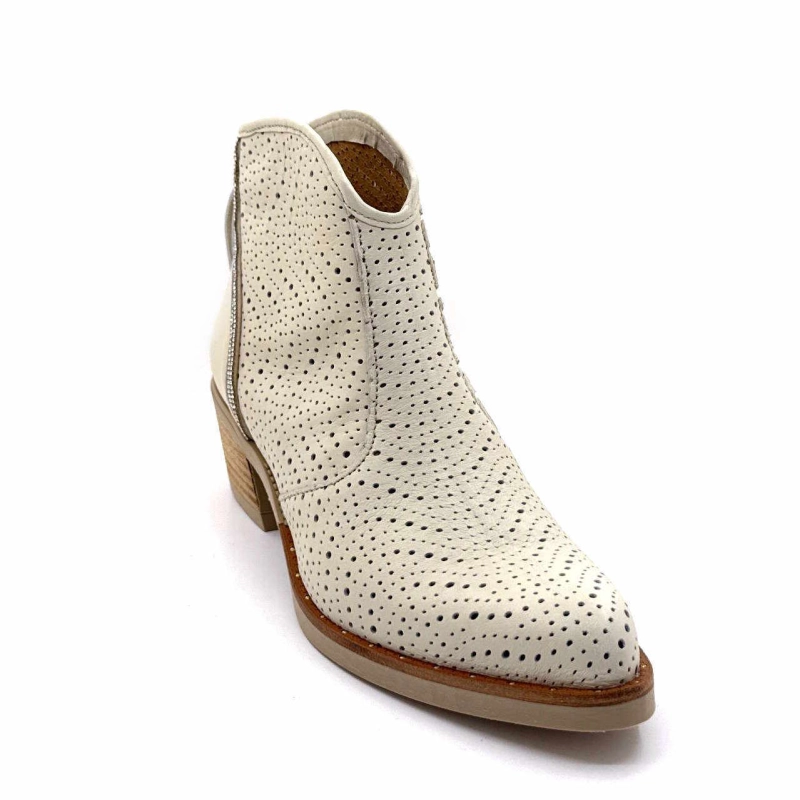 aki Ivoire Chaussures