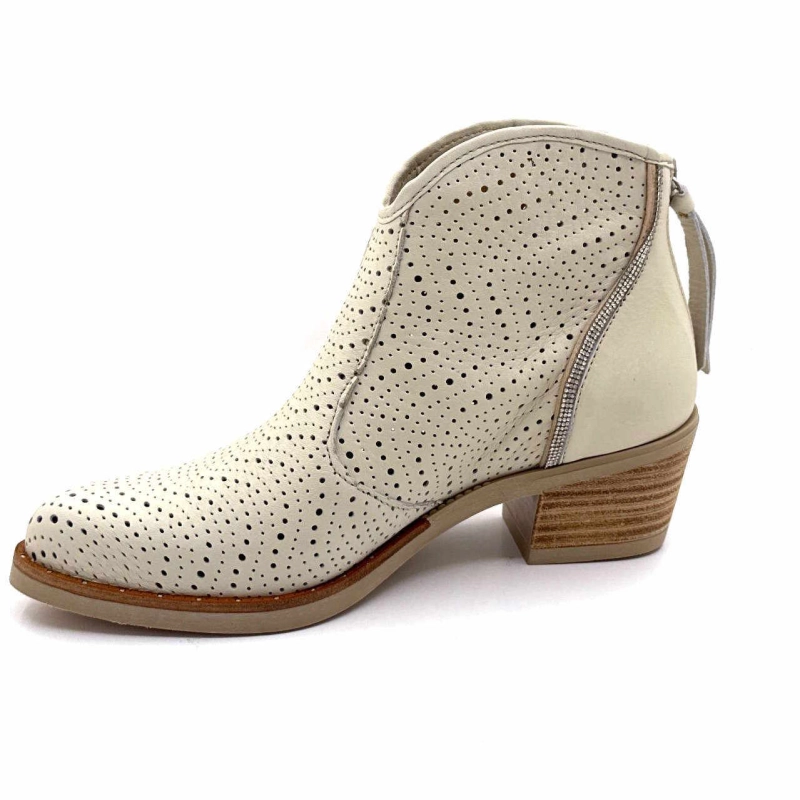 aki Ivoire Chaussures