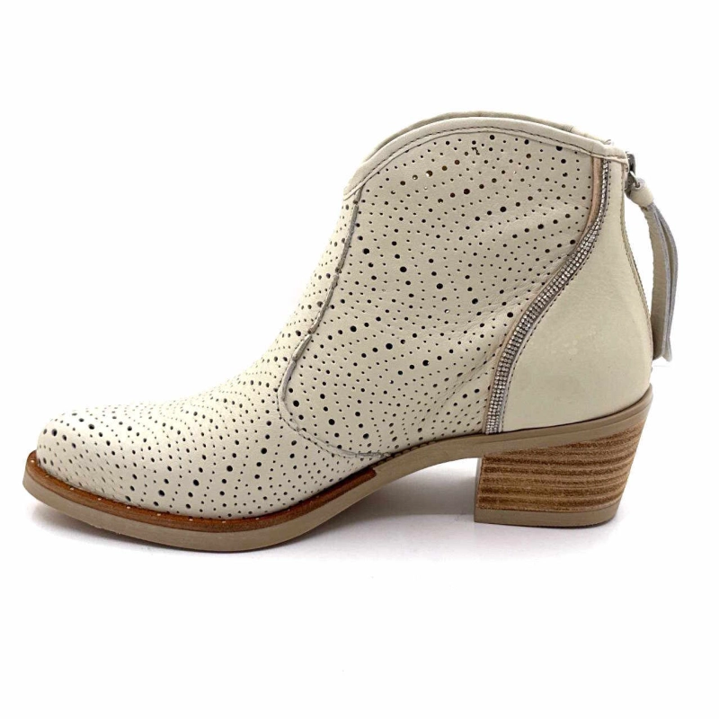 aki Ivoire Chaussures