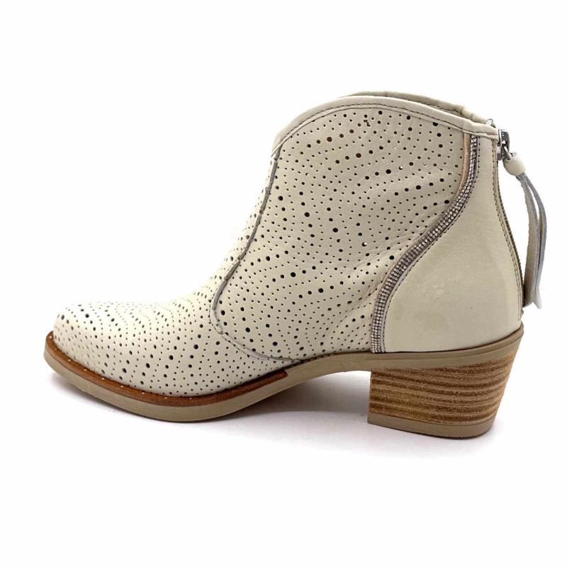 aki Ivoire Chaussures