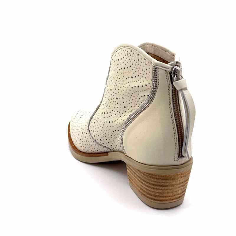 aki Ivoire Chaussures