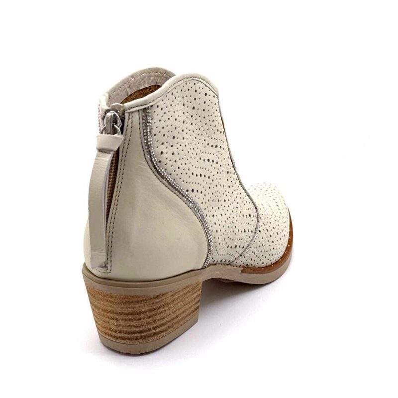 aki Ivoire Chaussures