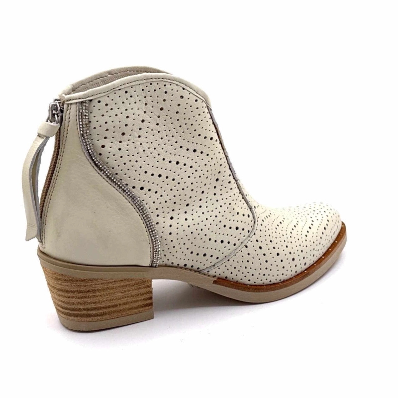 aki Ivoire Chaussures