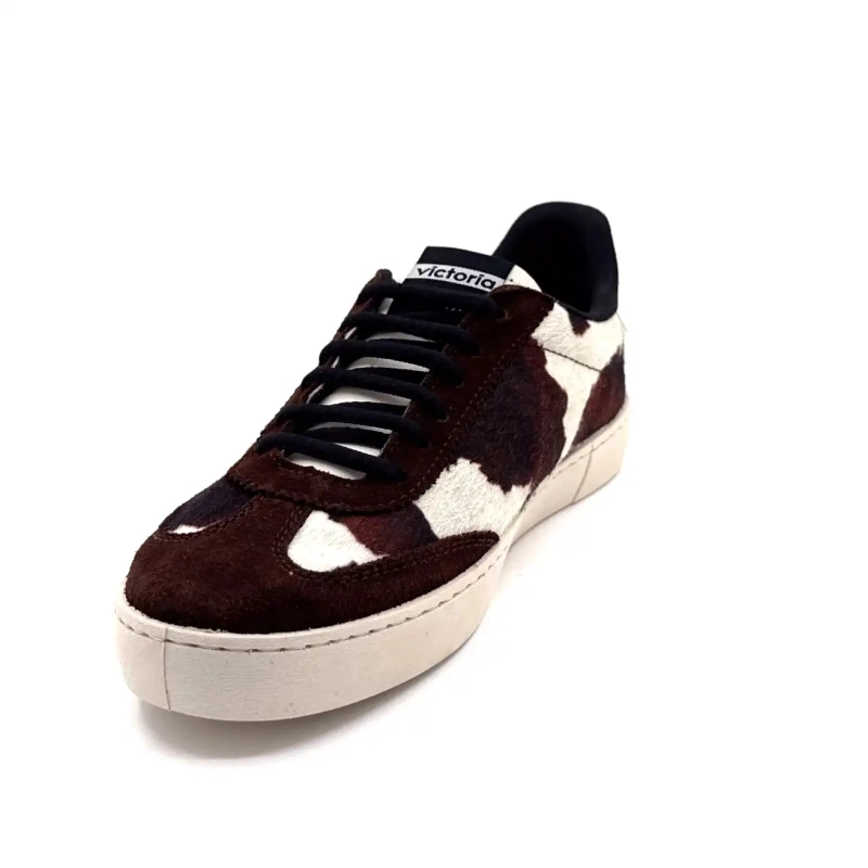 Victoria 1126224 Brązowy zamsz z nadrukiem krowim Ivoire Chaussures