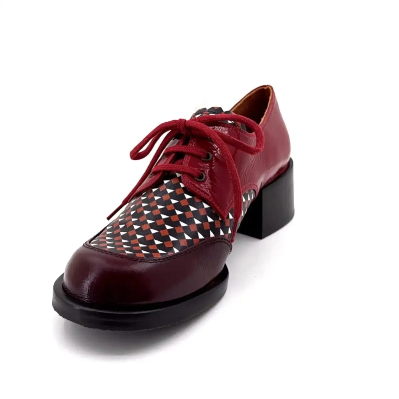 Chie Mihara Zuanda Burgundy Patent Leather Ivoire Chaussures