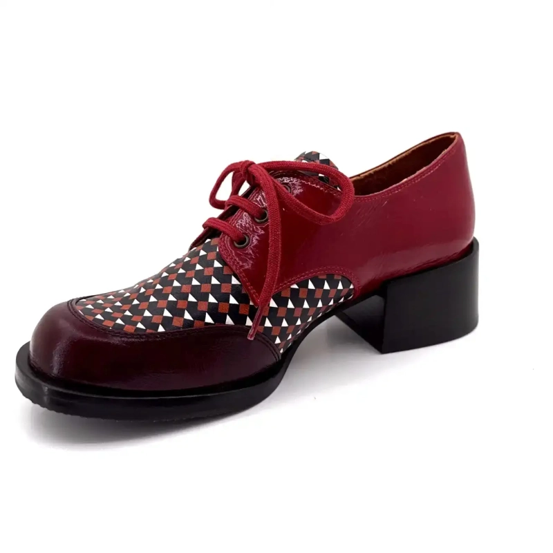 Chie Mihara Zuanda Burgunder Lackleder Ivoire Chaussures