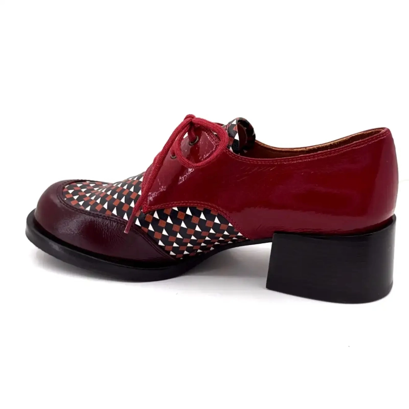 Chie Mihara Zuanda Burgundy Patent Leather Ivoire Chaussures