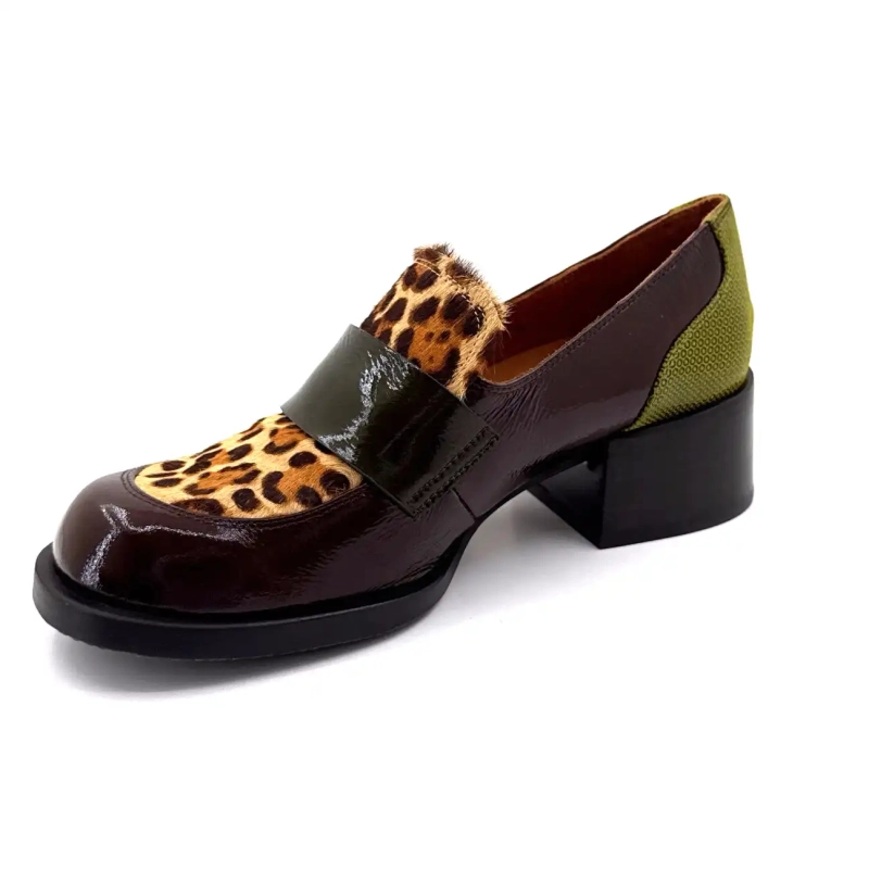 Chie Mihara Zumaira Piele lăcuită maro Imprimat Verde și Ponei Leu Ivoire Chaussures