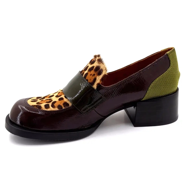 Chie Mihara Zumaira Brunt Lackläder Mönstrat Grönt & Lejonhöns Ivoire Chaussures