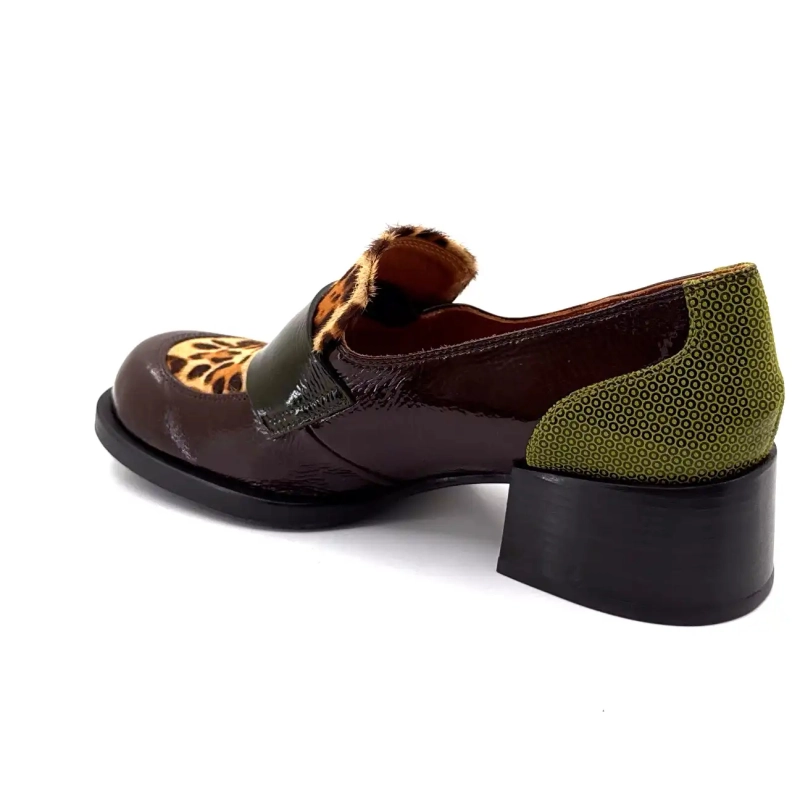 Chie Mihara Zumaira Brunt Lackläder Mönstrat Grönt & Lejonhöns Ivoire Chaussures