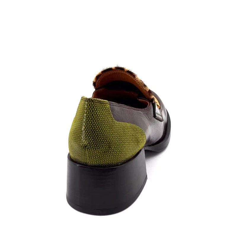 Chie Mihara Zumaira Brun Laklæder Trykt Grøn & Leo Pony Ivoire Chaussures