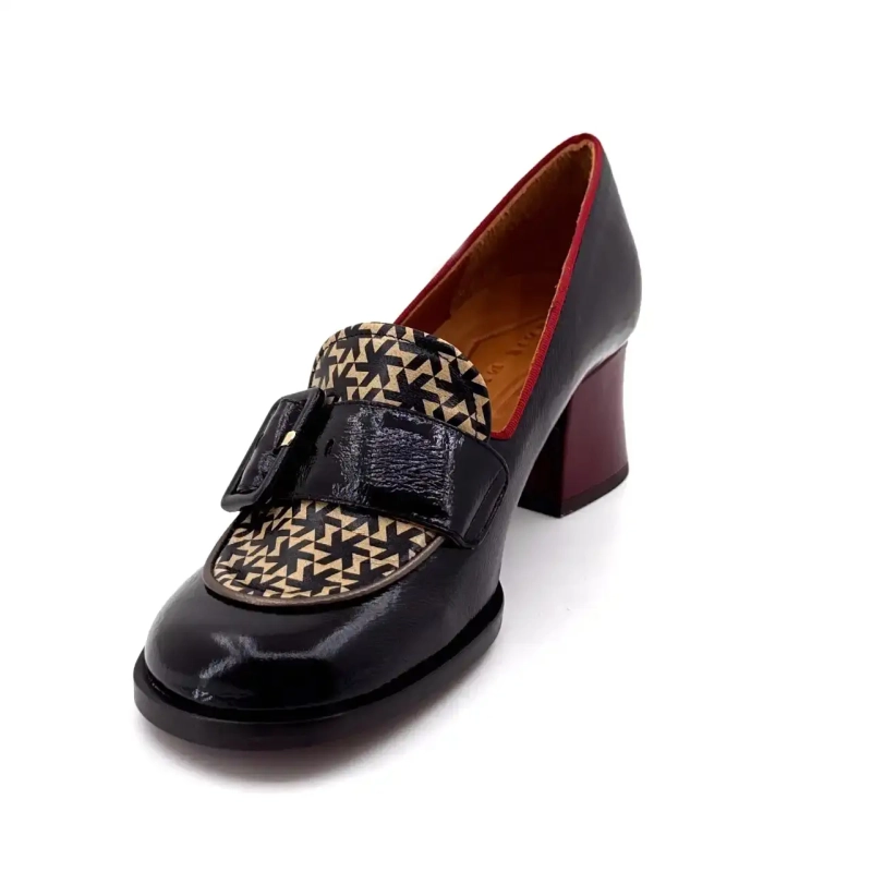 Chie Mihara Teisin 47 Lackleder in Schwarz und Burgunderrot Ivoire Chaussures