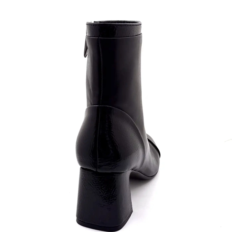 Schauen Sie sich das Sky Mya 01 Black Leather an Ivoire Chaussures