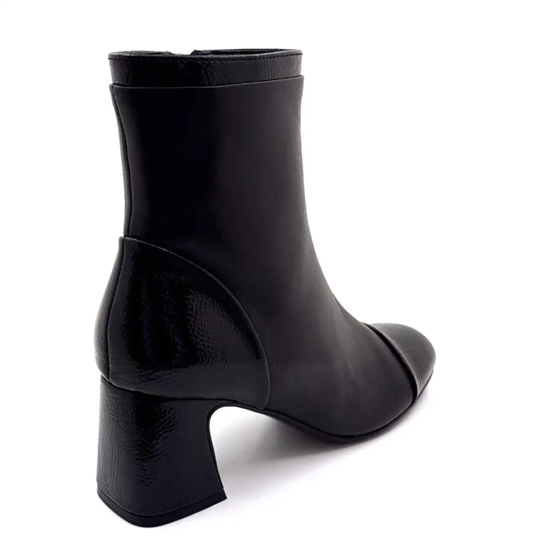 Titta på himlen Mya 01 svart läder Ivoire Chaussures