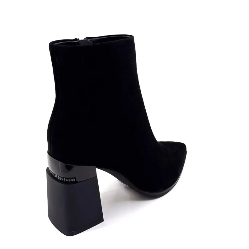 Metamorphosis Valodroma Schwarzes Wildleder Ivoire Chaussures