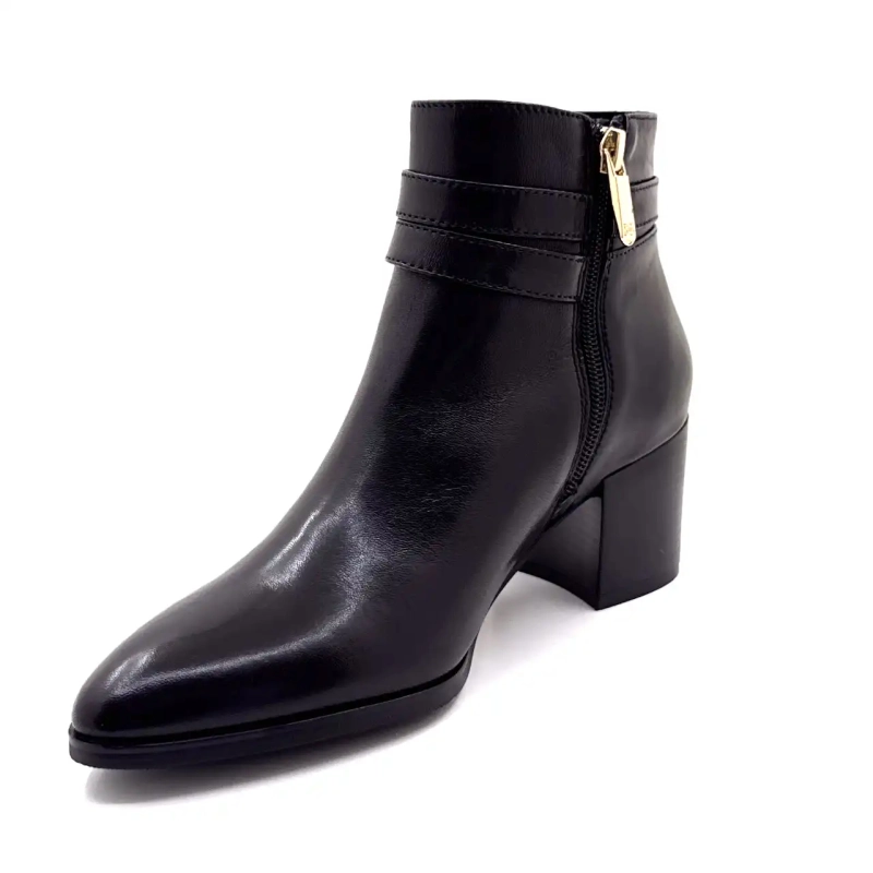 Regarde Le Ciel Taylor 45 svart läder Ivoire Chaussures