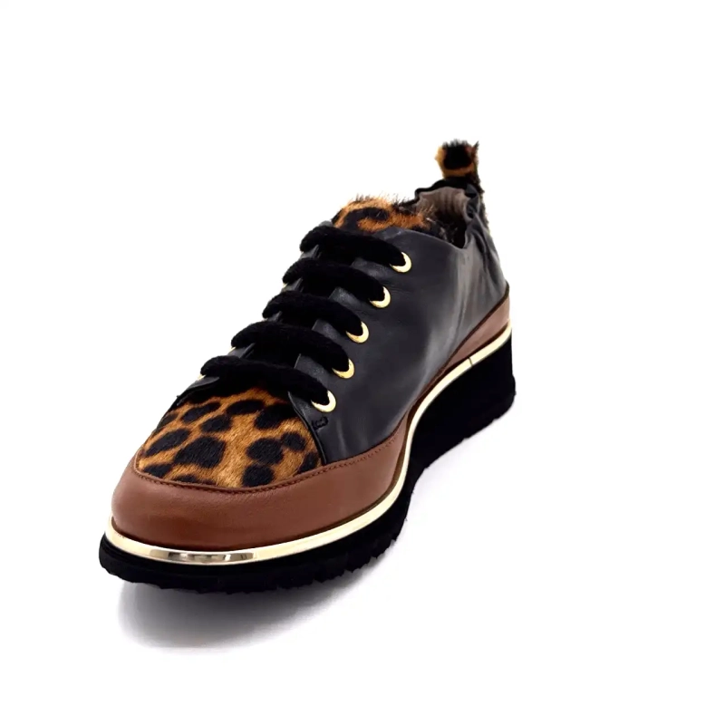 XSA 0160 Black Leather Leo Ivoire Chaussures