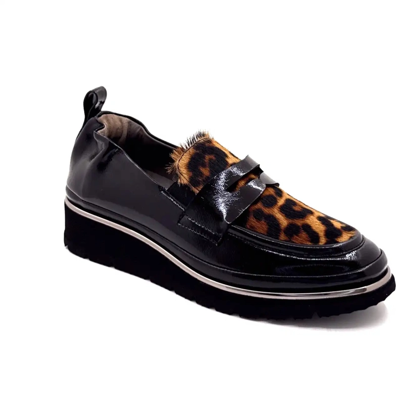 XSA 323 Black Patent Leather Leo Ivoire Chaussures