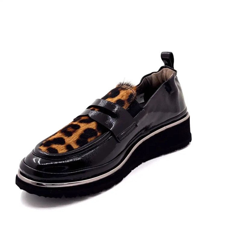 XSA 323 Fekete Lakkbőr Leo Ivoire Chaussures