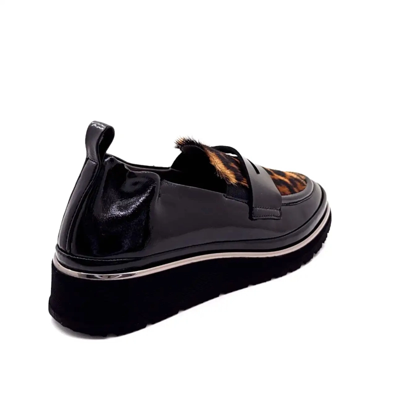 XSA 323 Fekete Lakkbőr Leo Ivoire Chaussures