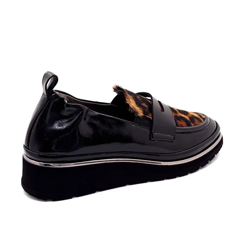 XSA 323 Schwarzer Lackleder Leo Ivoire Chaussures