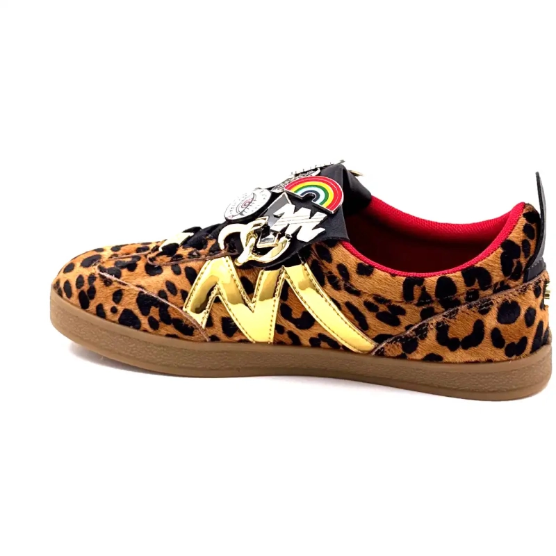 Steve Madden αποκαλύπτει τον Leo & τα κοσμήματά του Ivoire Chaussures