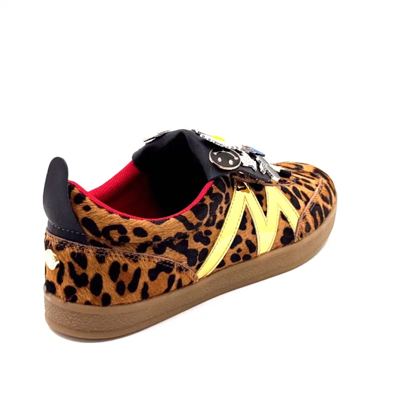 Steve Madden felfedi Leo és ékszereit Ivoire Chaussures