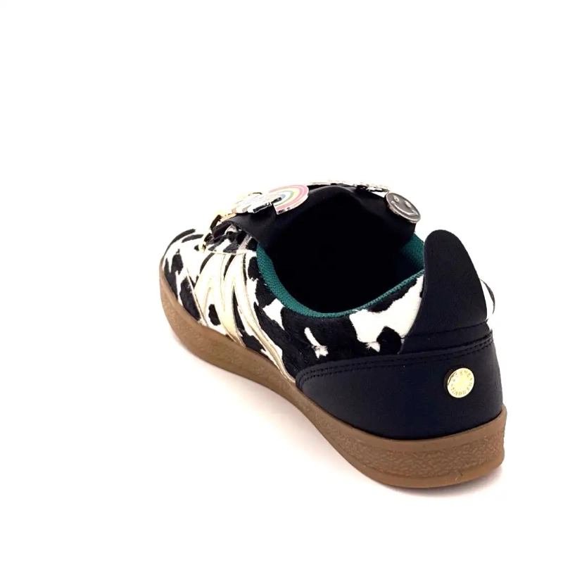 Steve Madden tehénmintát és ékszereket mutat be Ivoire Chaussures