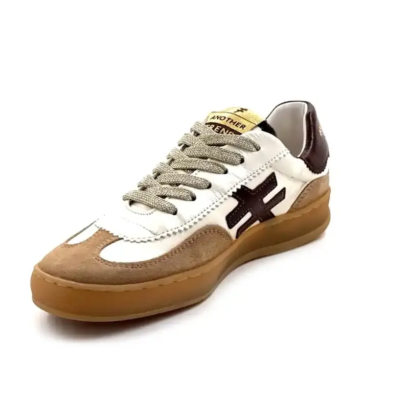 Another Trend A032 T4 Vitt & Brunt Lackskinn Hasselnötsmocka Ivoire Chaussures