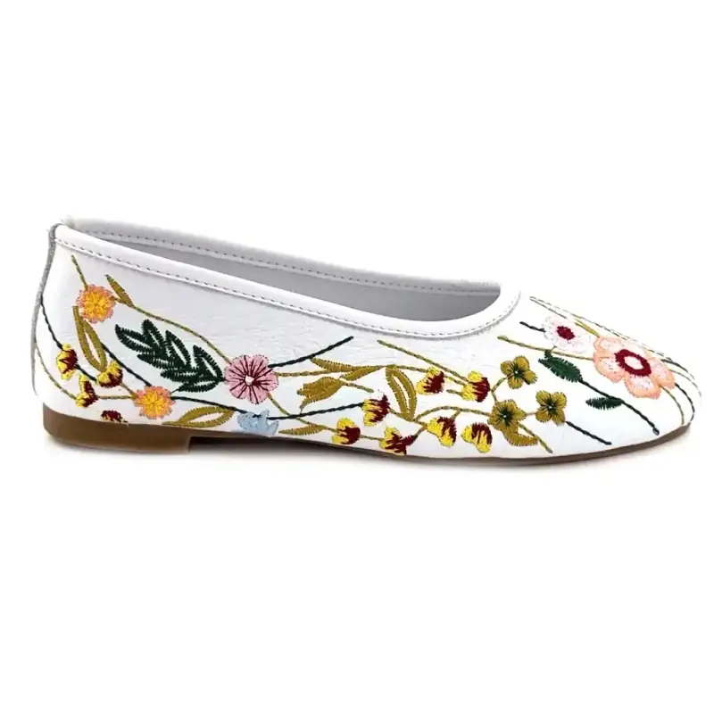 Balerini Ivoire D26ya-90 din piele albă cu broderie florală 99,00&nbsp;€