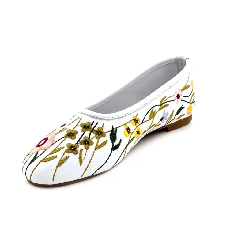 Ivoire D26ya-90 Piele albă brodată cu flori Ivoire Chaussures