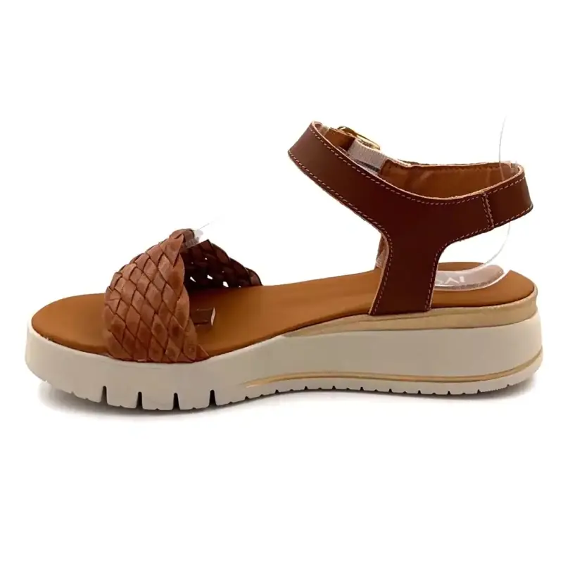 Sandalias de plataforma Ivoire 743 5000, piel trenzada color camel. Ivoire Chaussures