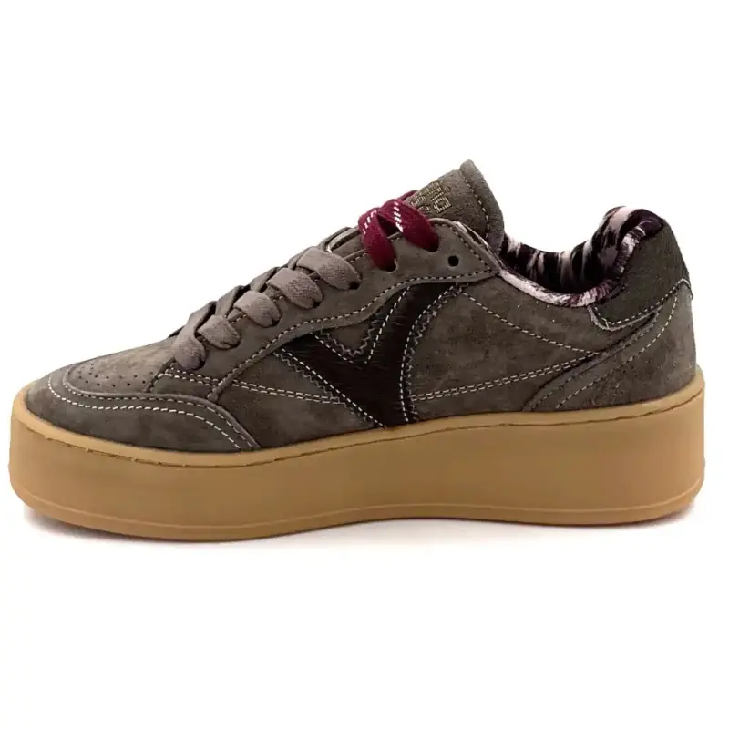 Tênis Victoria 126 5105 em camurça e couro cáqui Ivoire Chaussures