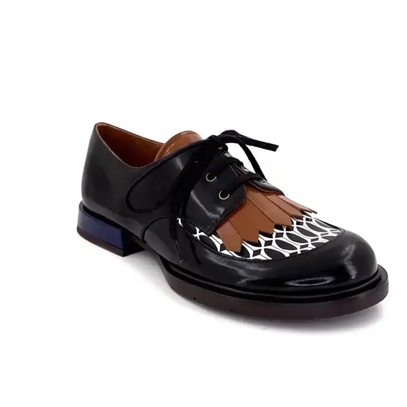Chie Mihara Jeripa Black Glazed Leather Derby Shoes Ivoire Chaussures