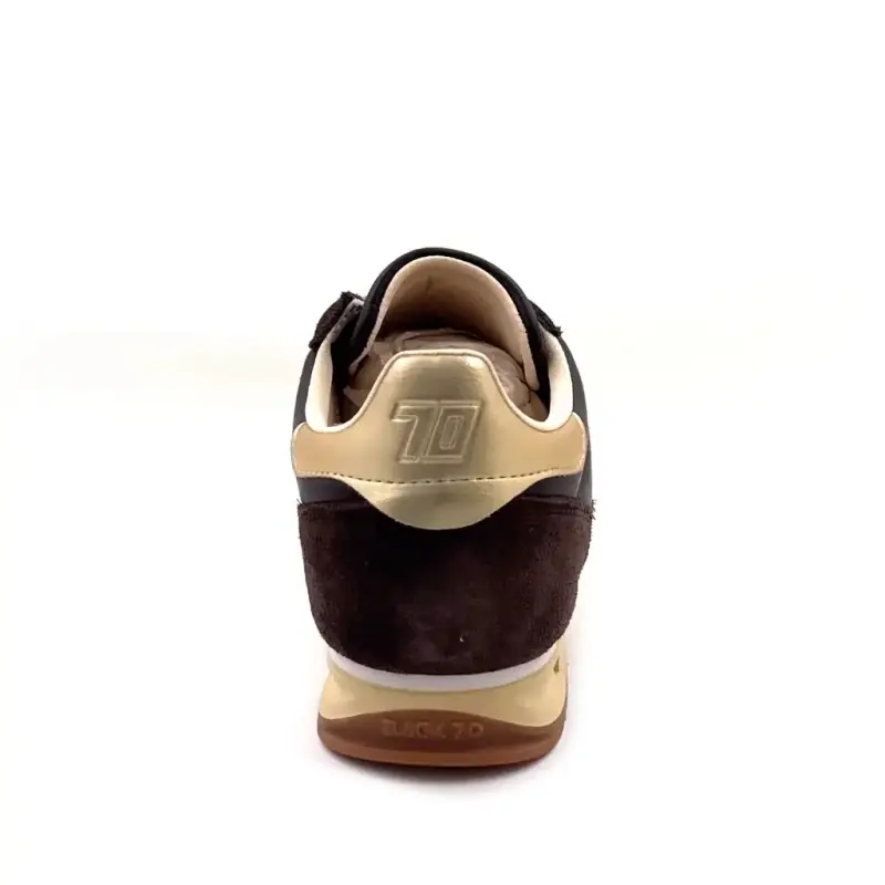 Tênis Back 70 Jogger N02, em couro e camurça marrom e dourado. Ivoire Chaussures