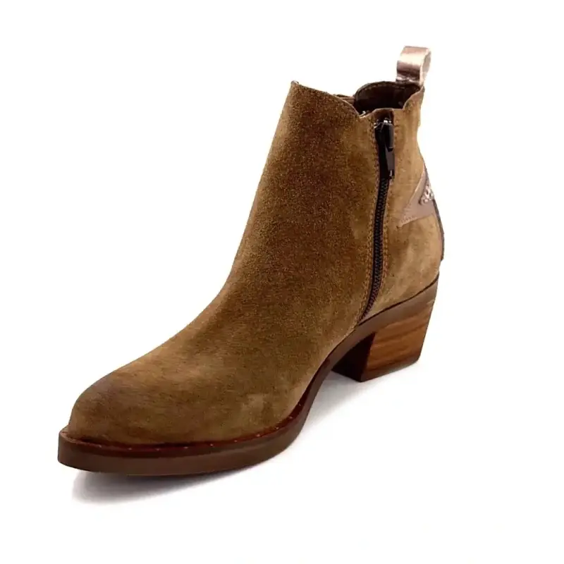 MKD Emily Westernstiefel aus haselnussbraunem Wildleder Ivoire Chaussures