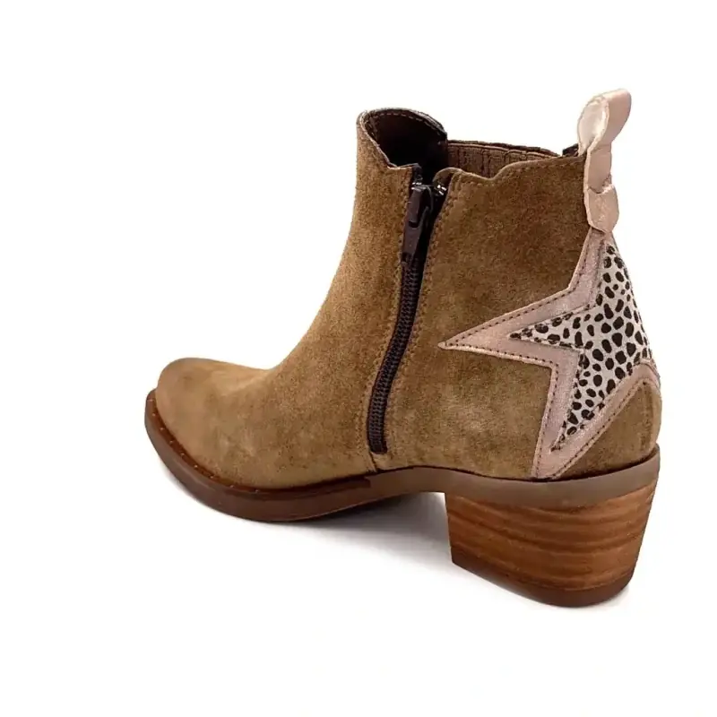 Botas estilo western MKD Emily em camurça cor avelã Ivoire Chaussures
