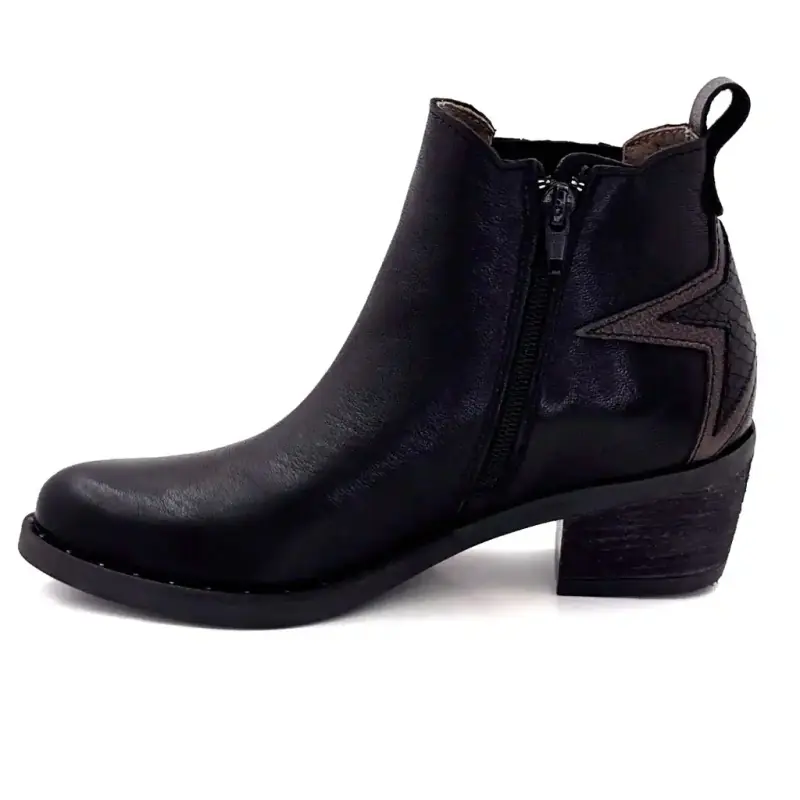 Botas de cowboy de couro preto Emily MKD Ivoire Chaussures