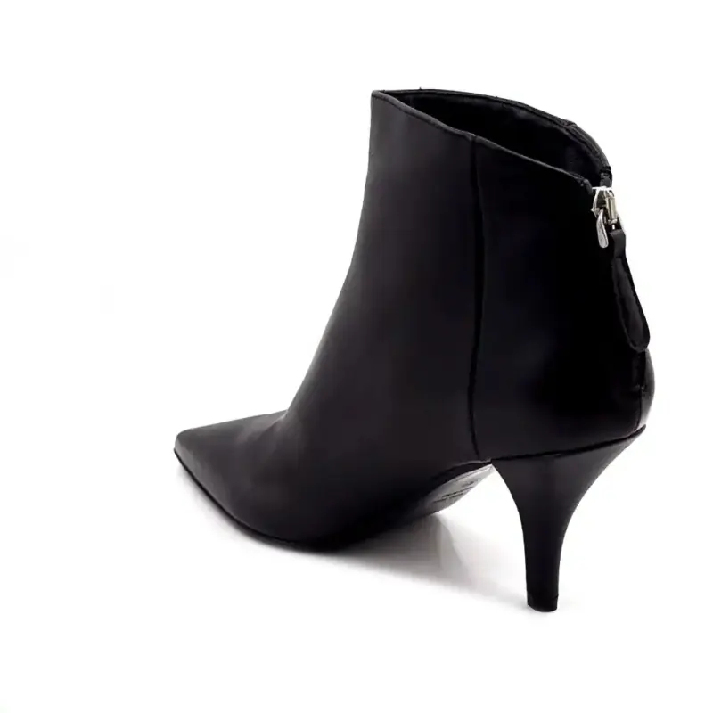Chantal 3342 Czarne skórzane botki na obcasie Ivoire Chaussures