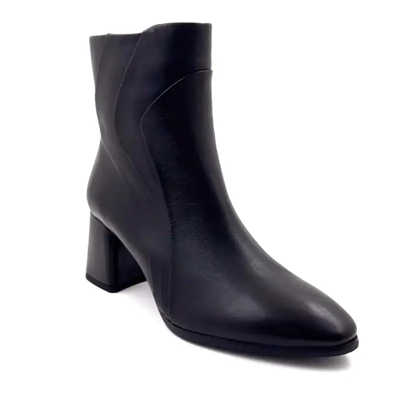 Botines de tacón de cuero negro Regarde Le Ciel Ivoire Chaussures