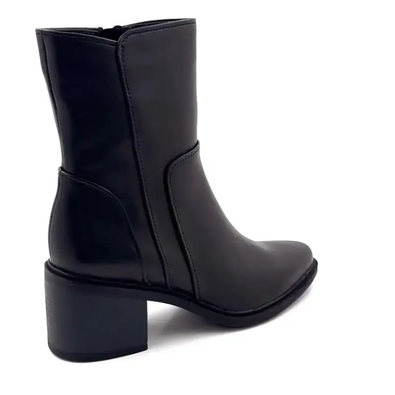 Ghete cu toc Elettra-03 din piele neagră Regarde Le Ciel Piele neagră Ivoire Chaussures
