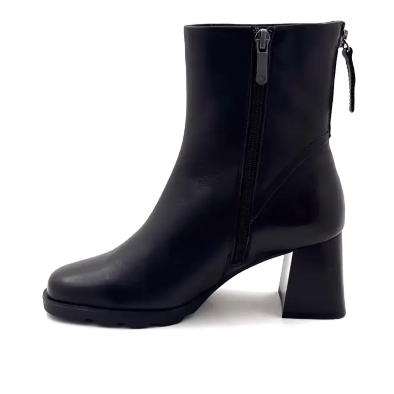 Regarde Le Ciel Cali-01 Black Leather Heeled Ankle Boots Ivoire Chaussures