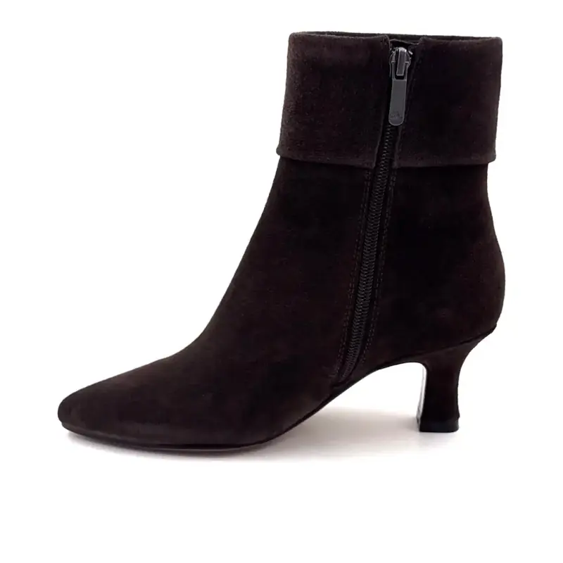 Regarde Le Ciel Hadley01 Botas de cano curto com salto em camurça marrom Ivoire Chaussures