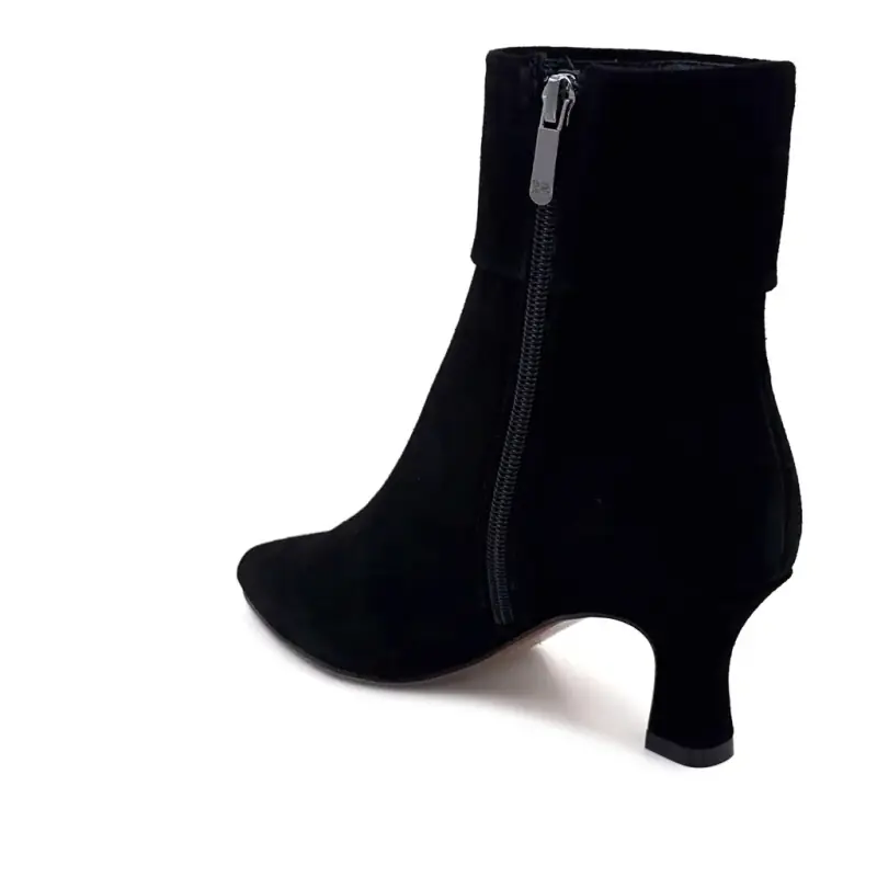 Ghete cu toc Look to the Sky Hadley01 din piele întoarsă neagră Ivoire Chaussures