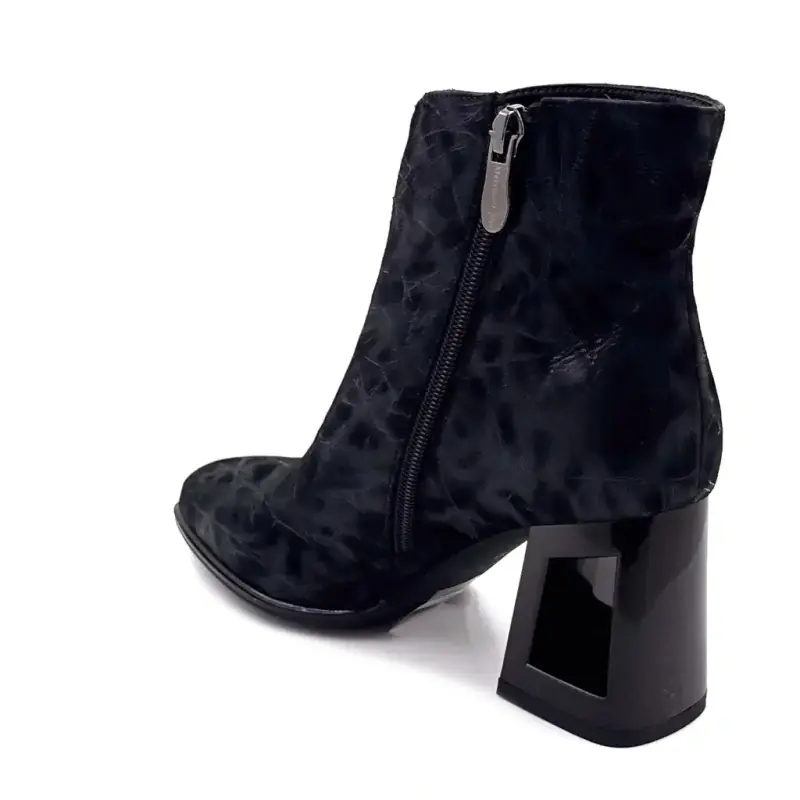 Metamorphosis Babine Iridescent Black Leather Ankle Boots Ivoire Chaussures