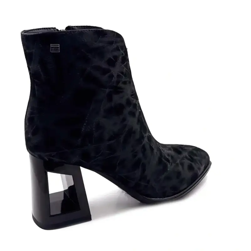 Botas de tornozelo Metamorphosis Babine em couro preto iridescente Ivoire Chaussures