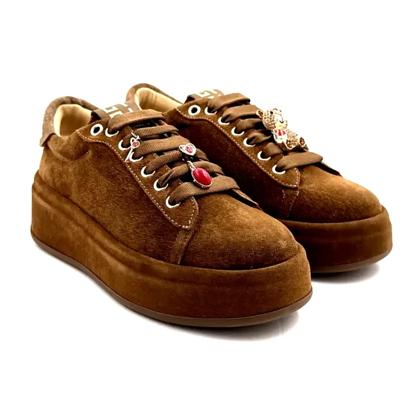 Gio+ Oliva 140 semsket kamelfarget joggesko – %shop-name% %price%