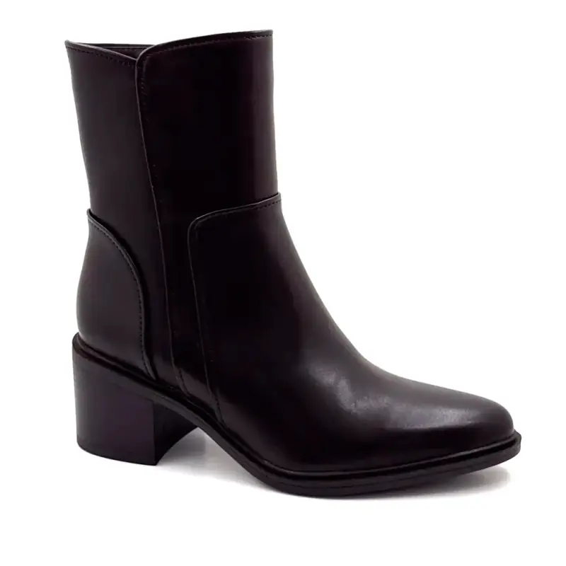 Regarde le Ciel Elettra-03 Brown Leather Ankle Boots - %price%